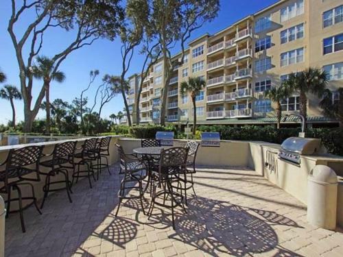 6205 Hampton Place Villa