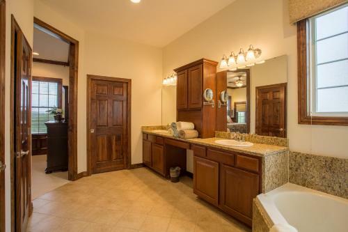 Buffalo Ridge Retreat Home