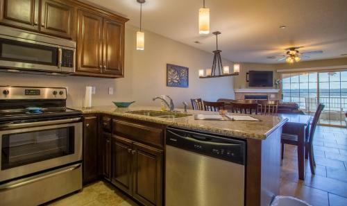 Apartamento Lavish Lake Escape Condo