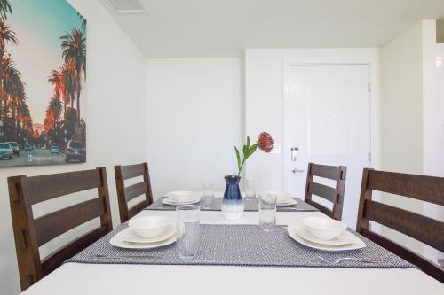 Apartamento Spacious 2 Bedroom Condo With Balcony