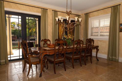 Villa Luxurious 4/4 House With Boat Dock