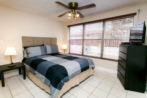 Best Location 5br Home Heated Pool Minutes From Beach