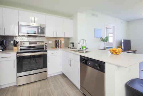 Luxury 2 Bedroom Apartments With Balcony