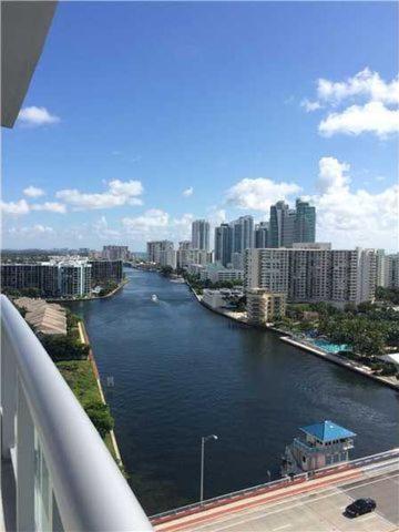 Apartamento Beachwalk 307