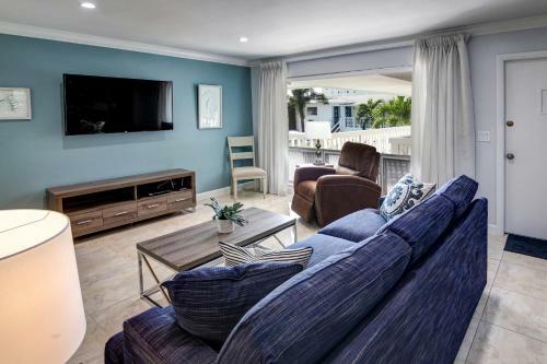 Motel May-dee Suites In Florida