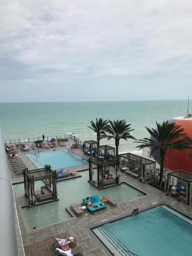 Upscale 1 Bed Oceanview Apartment