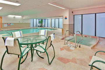 Holiday Inn Hotel And Suites Warren
