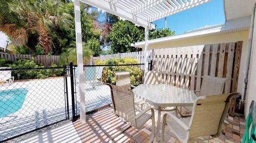 Gulf Sound - B Townhouse