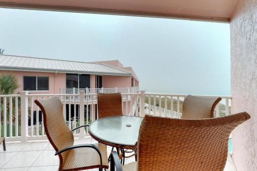 Anna Maria Island Club 40