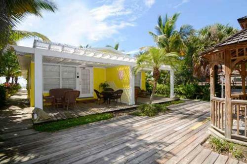Four Beach Lovers 3 Home