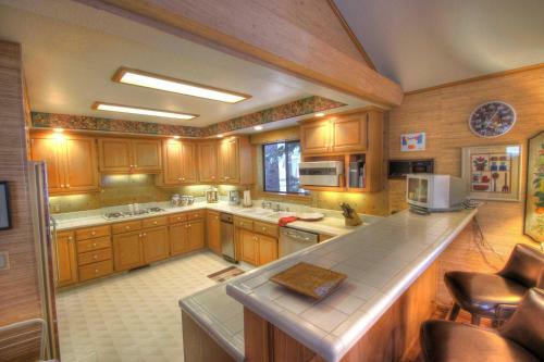 Park Avenue Tahoe Lodge