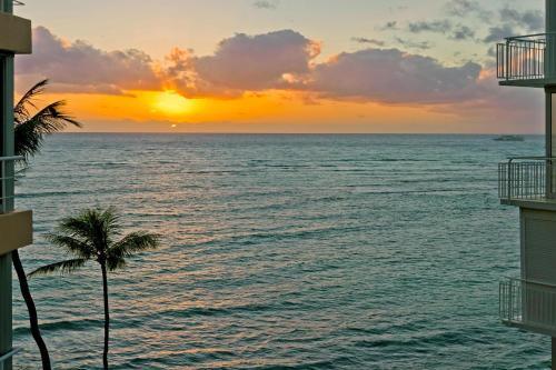 Executive Gold Coast Oceanfront Suite