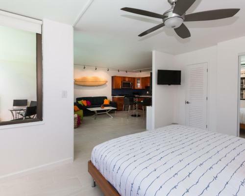 Waikiki Banyan Tower 1 Suite 708