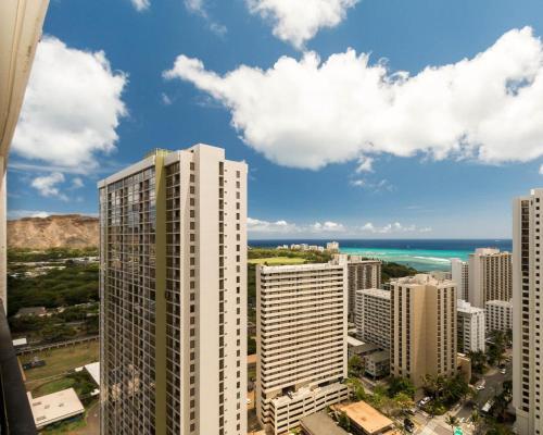Waikiki Banyan Tower 2 Suite 3208