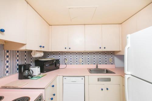 Ilikai Tower 923 City View 1br