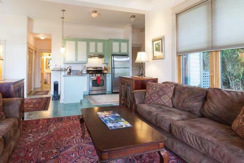 Roe-parker-river View-2br/1ba