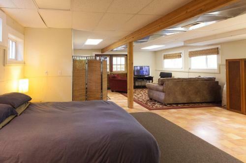 River Delivered-rvr/mt Vw-4br/2b