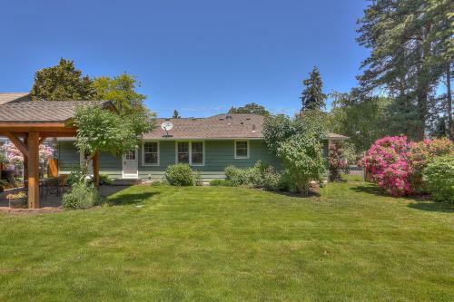 Living Color Cottage