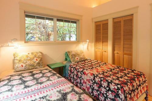 Tree House-river View-2br/1ba