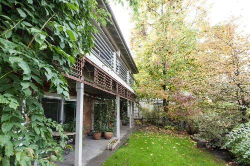 Tree House-river View-2br/1ba