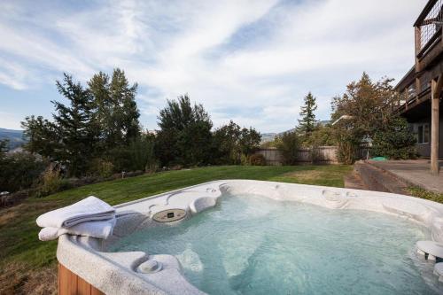 Panorama-rvr/mtn Vw-4br/3ba