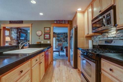 Wanderlust At Hood River