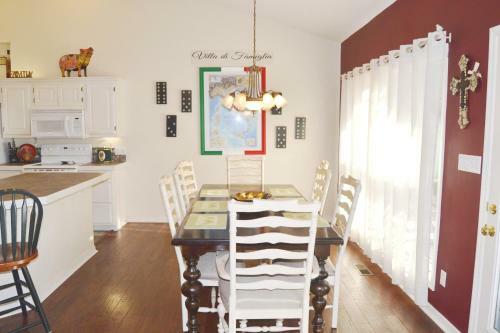Lake Balboa Area Home 9