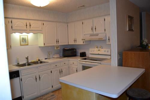 Valencia Courts Townhome 5