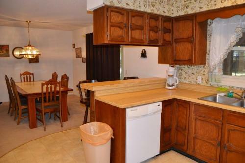 Madrid Courts Townhome 42
