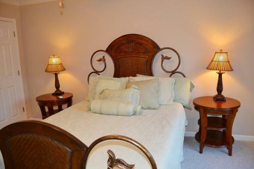 Lake Pineda Home 60