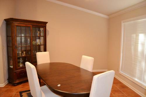 Lake Pineda Home 60