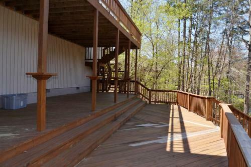 Lake Pineda Home 60