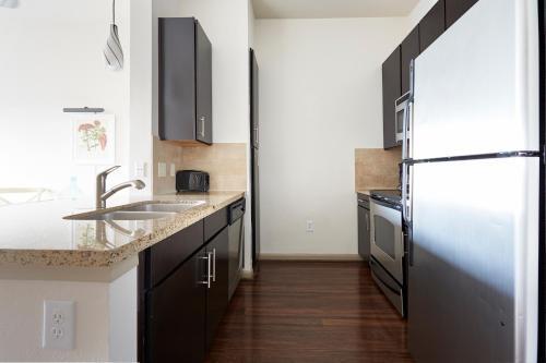 Apartamento Sunny Midtown Suites By Sonder