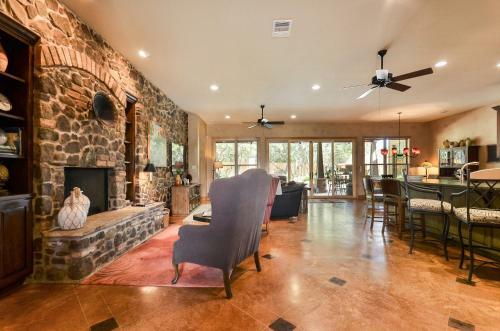 Lake Travis Retreat Oasis