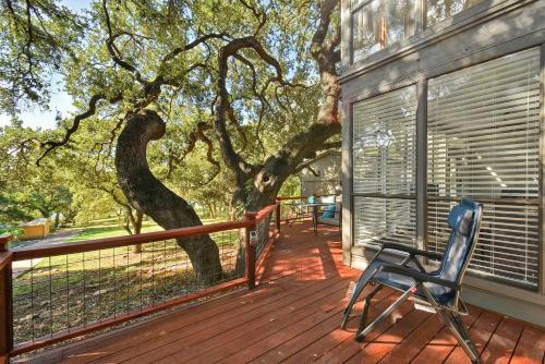 6107 Hudson Bend Rd Home