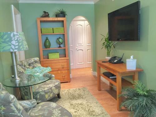 Overland Holiday Home 10481