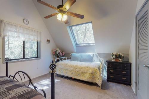 Pinewood Forest Cottage