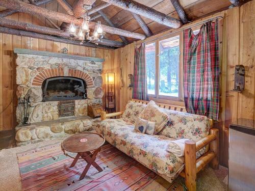 Twin Tree Cottage