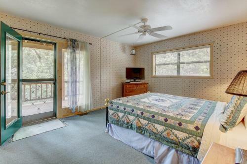 Mountain Getaway In The Pines