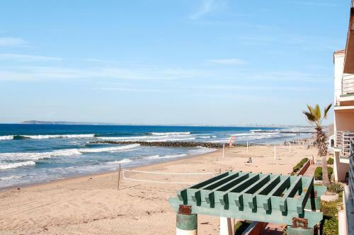 Imperial Beach Club 208
