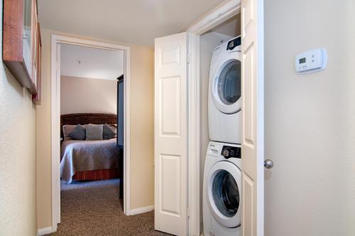 Imperial Beach Club 208