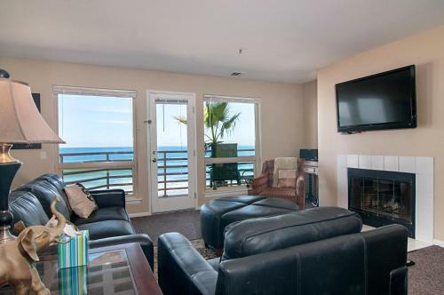 Imperial Beach Club 210