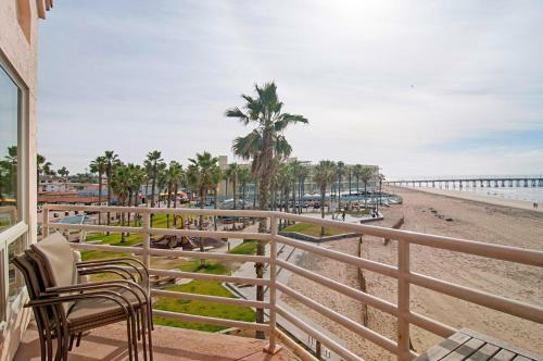 Imperial Beach Club 305