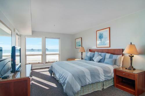 Imperial Beach Club 206
