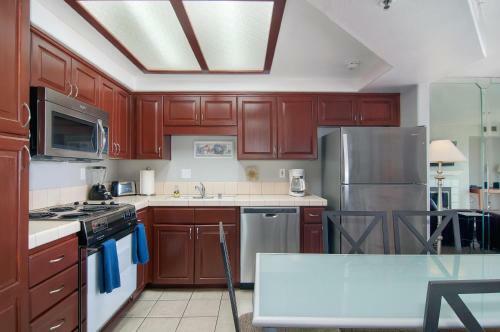 Imperial Beach Club 206