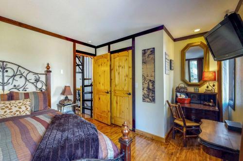 Pine Cone Cottage