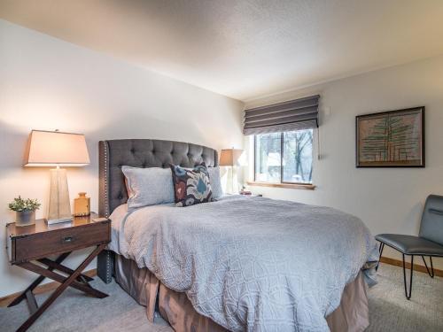 1000 Lakeshore Townhouse Unit 20