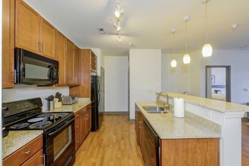 Apartamento Waterfront, 2bed, 2bath Downtown | Pool And Gym Access