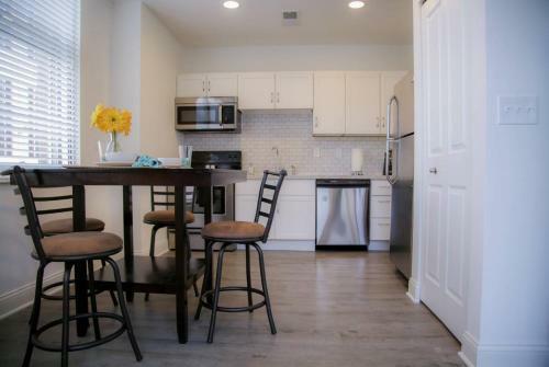 Apartamento Central 2br Apt Downtown - Steps To Everything!