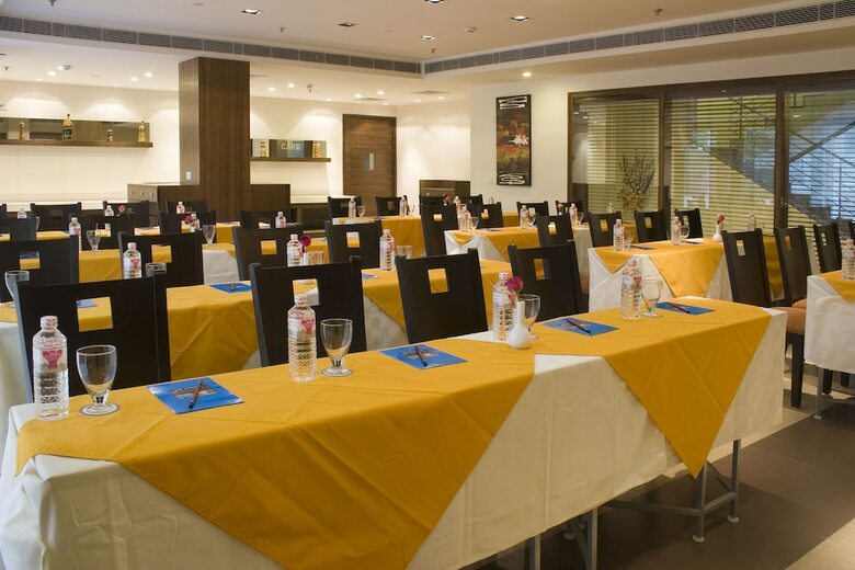 Shervani Nehru Palace Hotel